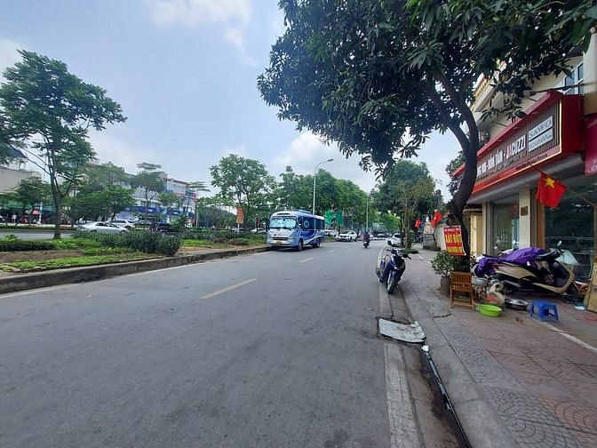 Hình ảnh BÁN GẤP ĐẤT NGỌC TRÌ-CỔ LINH-LONG BIÊN  Ô tô siêu đẹp 48,6M hơn 3TỶ