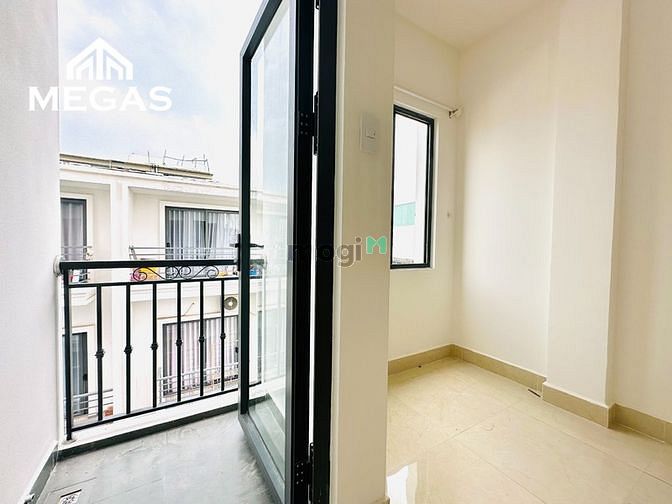 Hình ảnh Căn Hộ Full Nội Thất Có Ban Công - Thang Máy - Ngay Dương Quảng Hàm