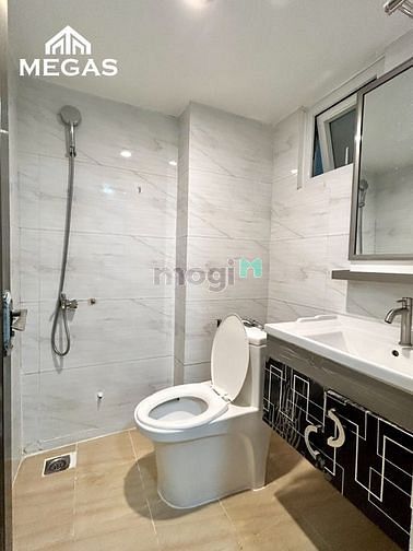 Hình ảnh Cho thuê phòng có gác ngay Lê Văn Việt