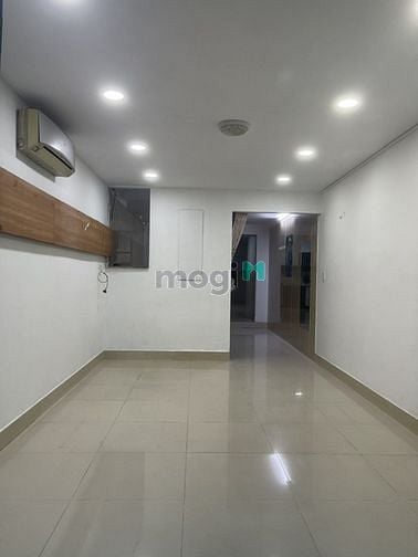 Hình ảnh Cho thuê nhà 12 triệu 2 phòng Bạch Đằng P15 Bình Thạnh