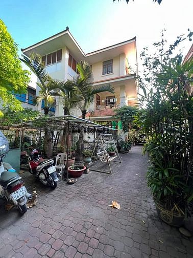 Hình ảnh Biệt Thự Cổ, 416m2, Ngang 14m, 3 Tầng, Phổ Quang, Phường 2, Tân Bình