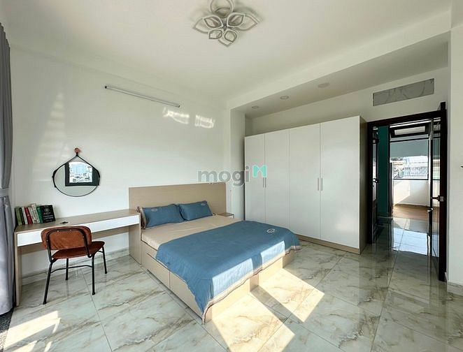 Hình ảnh Căn Penthouse có ban công full nội thất