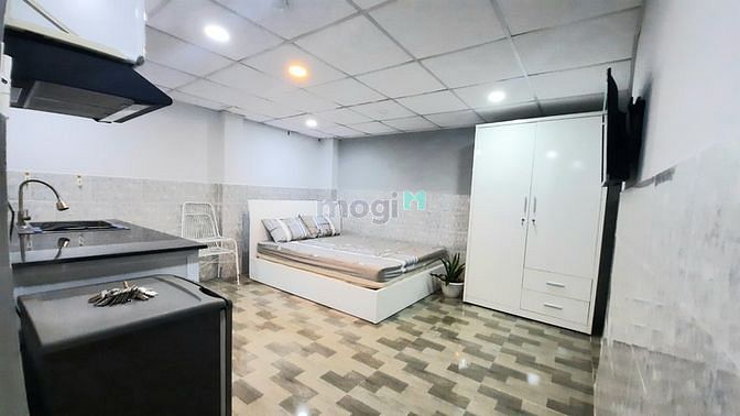 Hình ảnh Studio full nội thất Tân Kiểng Q7_Sát Lottemart_Cửa sổ lớn