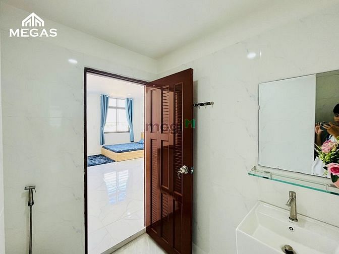 Hình ảnh Khai trương CHDV tại Lakeview An Phú,Bancol cửa sổ thoáng mát mới 100%