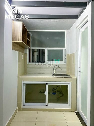 Hình ảnh Cho thuê phòng trọ cao cấp có gác ngay Tân Thuận Tây giá chỉ 4tr7