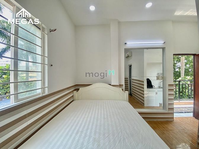 Hình ảnh Cho thuê phòng duy nhất có ban công ngay Đỗ Xuân Hợp