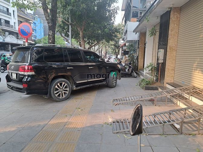 Hình ảnh Cho thuê nhà mặt phố Khúc Thừa Dụ - Cầu Giấy