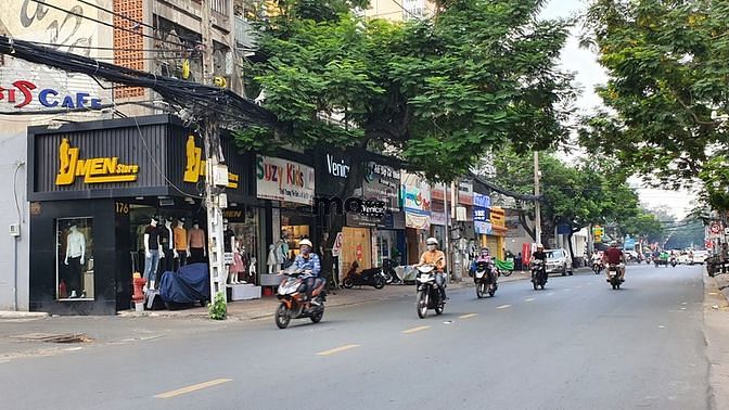 Hình ảnh Bán Nhà Quận 3 Đường Lê Văn Sỹ Kinh Doanh Thời Trang 3 tầng 4x20