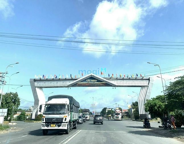 Hình ảnh Chủ Kẹt Tiền Cần Bán Lô Đất 200m2/ 450 Triệu , Sổ Hồng Riêng .