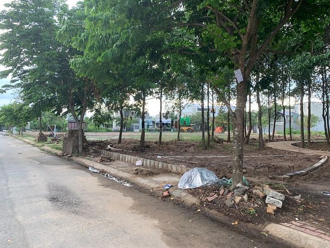 Hình ảnh Bán miếng đất 200m2, ngay đường Ngô Chí Quốc, thuộc KHU DÂN CƯ