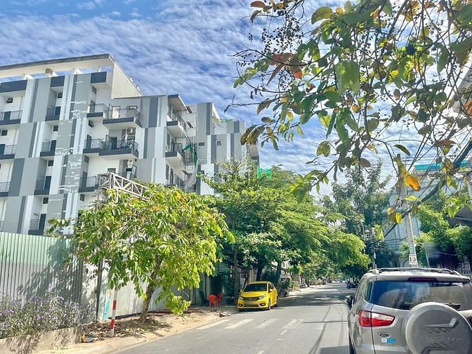 Hình ảnh Bán đất 2000m2 mặt tiền đường số 77 Tân Quy ,Quận7