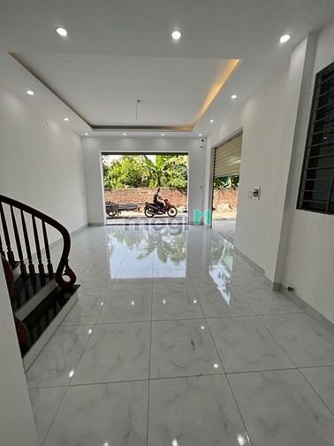 Hình ảnh (Ảnh thật) nhà lô góc, ô tô vào nhà, 10m ra hồ, kinh doanh.