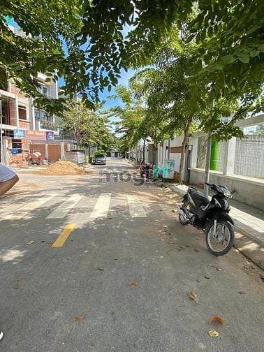 Hình ảnh CẦN TIỀN - Hạ giá lô đất TRƯỜNG THỌ - Đường 7M + VỈA HÈ - KDC YÊN TĨNH
