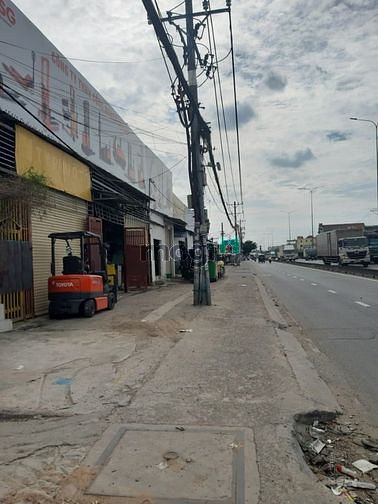 Hình ảnh Mua Đất tặng nhà- Quốc Lộ 1A,TTH, Q.12- 200m2- Chỉ 5.3 tỷ- Không QH,