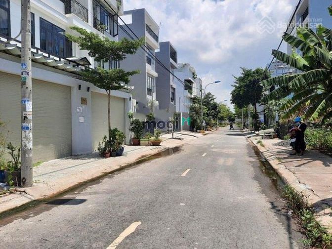 Hình ảnh Mở bán gấp lô đất ngay Đặng Đại Độ, Q7. 105m2. 3ty4