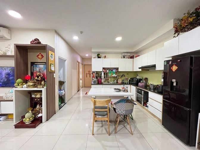 Hình ảnh Bán CHUNG CƯ Oriental Plaza, QUẬN TÂN PHÚ 106m2 chỉ 2tỷ Sẵn sổ