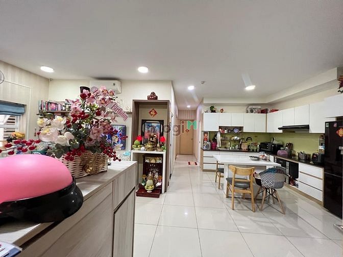Hình ảnh Bán CHUNG CƯ Oriental Plaza, QUẬN TÂN PHÚ 106m2 chỉ 2tỷ Sẵn sổ