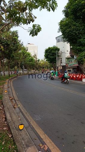 Hình ảnh 7*12 Trệt 3 lầu góc Hoàng Sa làm nhà hàng-cà phê