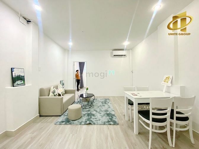 Hình ảnh chdv không giới hạn người ở ngay trung tâm quận 1
