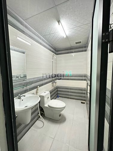 Hình ảnh CHDV thoáng mát - trung tâm Tân Bình