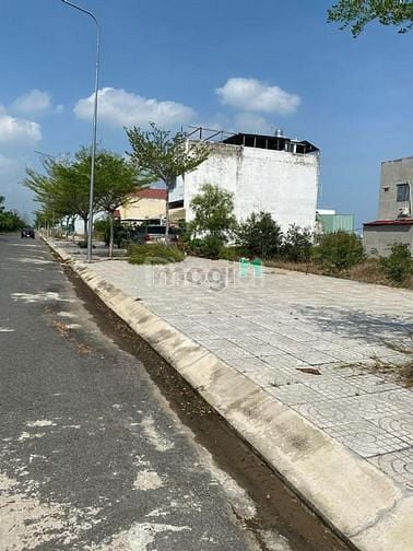 Hình ảnh Bán lô 80m2 KDC Tên Lửa 2 liền kề KCN Bonchenđường 20m, SHR, xây tự do