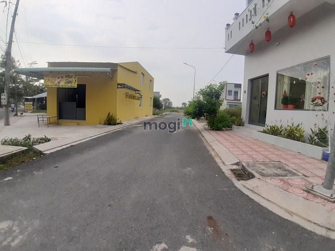 Hình ảnh Bán đất Long An, Cần Đước 90m2 thổ, 900tr đường 12m nhựa KDC đông đúc