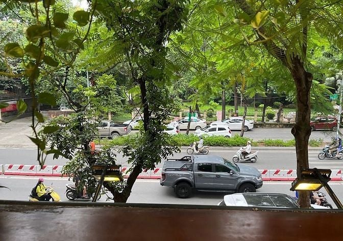 Hình ảnh Cho thuê nhà kinh doanh phố Huỳnh Thúc Kháng
