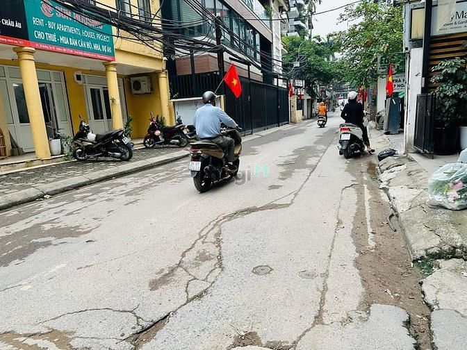 Hình ảnh Bán Đất Nguyễn Hoàng Tôn 129m2 MT 6m, Giá 25.5tỷ