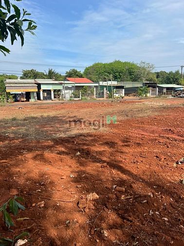 Hình ảnh Đất cách Ql14 khoảng 300m, dân cư đông đúc, vị trí đẹp, đường nhựa 9m