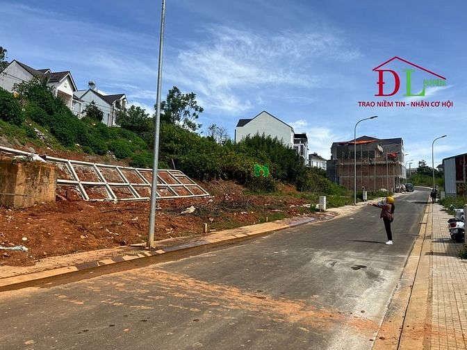 Hình ảnh Bán đất 3 mặt tiền KQH số 5 An Sơn Phường 4 Đà Lạt thích hợp an cư