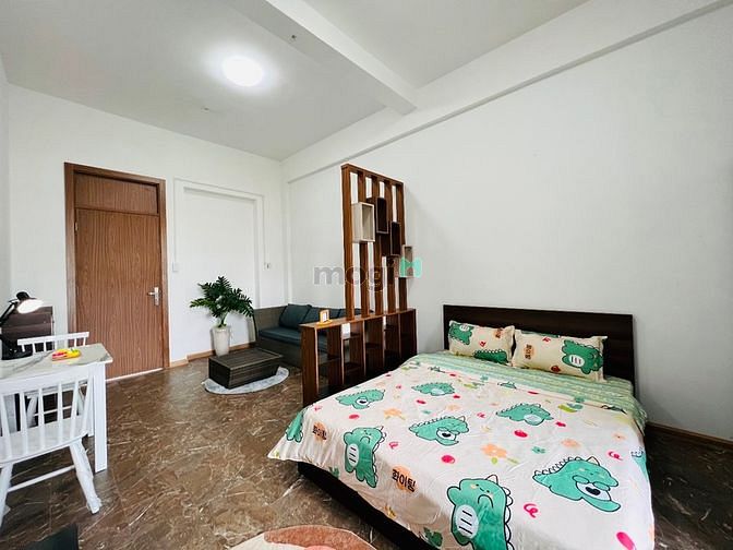 Hình ảnh Phòng có ban công cửa sổ thoáng mát.