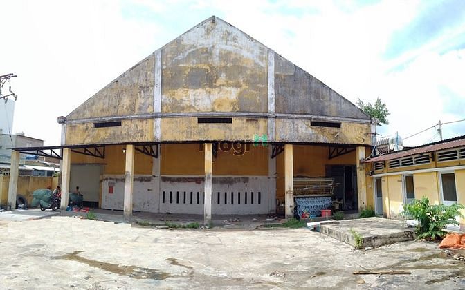 Hình ảnh Xưởng mặt tiền đường, 186 Mễ Cốc, quận 8 - 2500m2