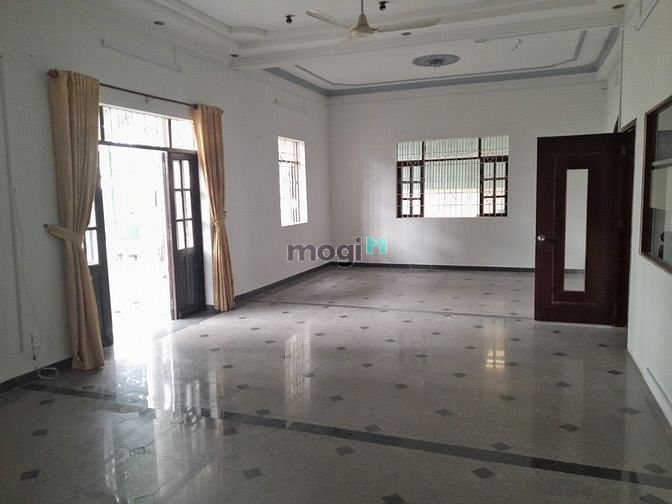 Hình ảnh Xưởng cho thuê dt 2500m2 Giá 175tr 1/ql1a Tân Thới Nhất