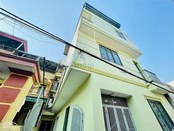 Hình ảnh Nhà đẹp trung tâm thị trấn trạm trôi nhà xây 4 tầng thiết kế hiện đại