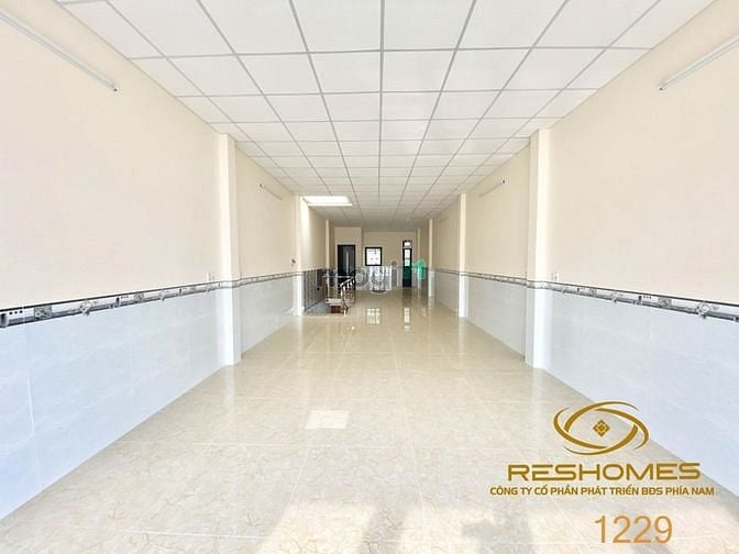 Hình ảnh Cho thuê nhà mới xây khu dân cư gần chợ bửu long