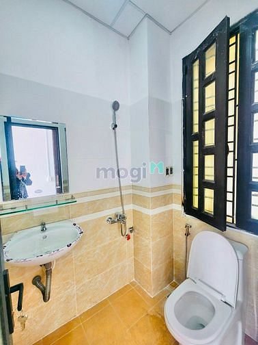 Hình ảnh CH Ban Công y hình_ Ngay chợ Tân Định_ Quận 1