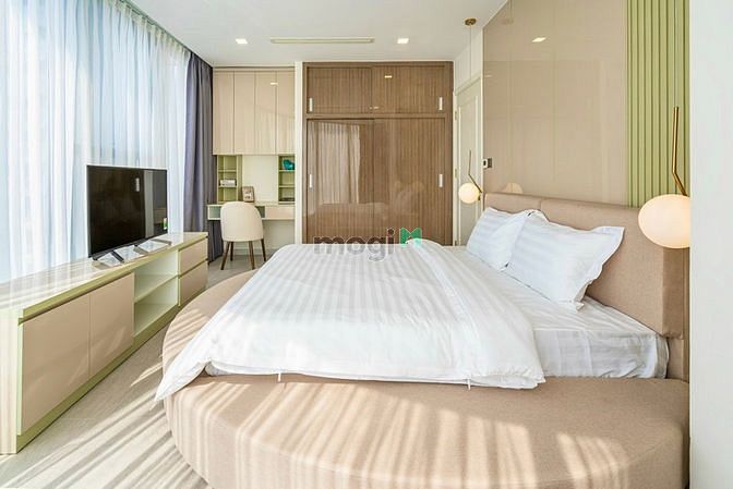 Hình ảnh C H Vinhomes Ba Son 3PN vòng cung   view Bitexco 2800$