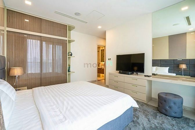 Hình ảnh C H Vinhomes Ba Son 3PN vòng cung   view Bitexco 2800$