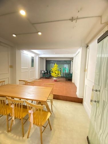 Hình ảnh Cho thuê nhà đường Lê Thị Riêng,  P Bến Thành, Quận 1