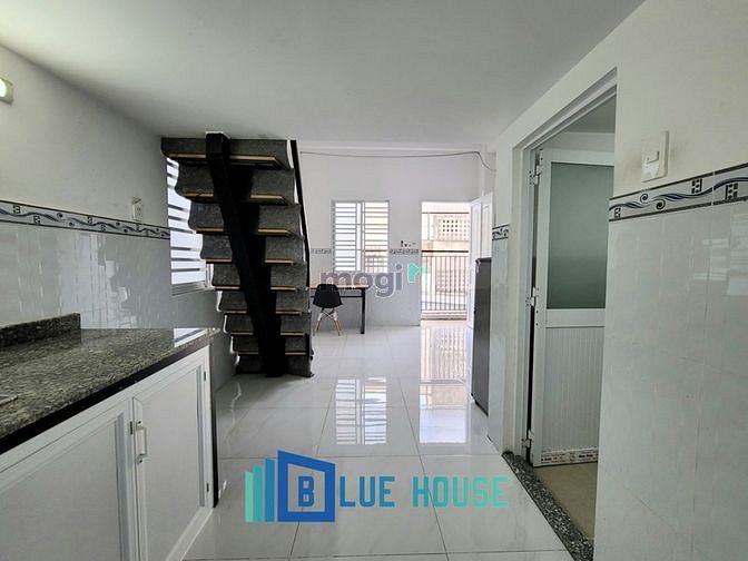 Hình ảnh Căn Hộ Full Nội Thất Ban Công Cửa Sổ Etown Cộng Hòa