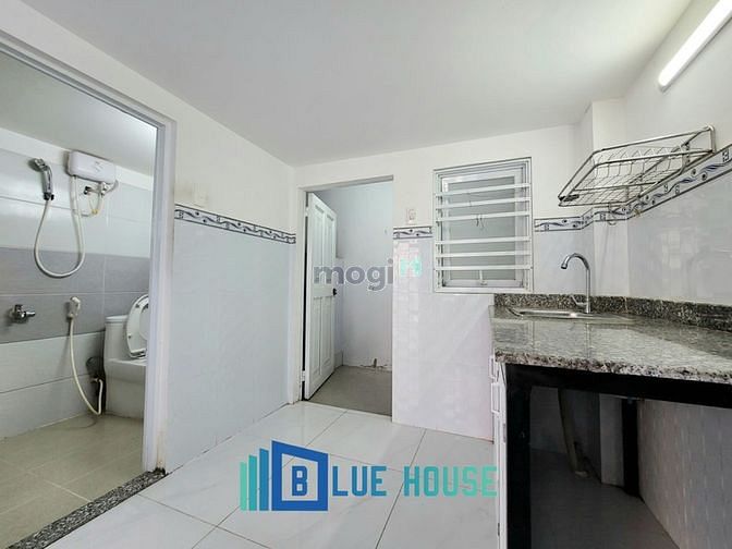 Hình ảnh Căn Hộ Full Nội Thất Ban Công Cửa Sổ Etown Cộng Hòa