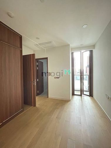 Hình ảnh 𝐌𝐄𝐓𝐑𝐎𝐏𝐋𝐄 layout 2PN - 1WC - 95m2 cùng sân thượng 85m2
