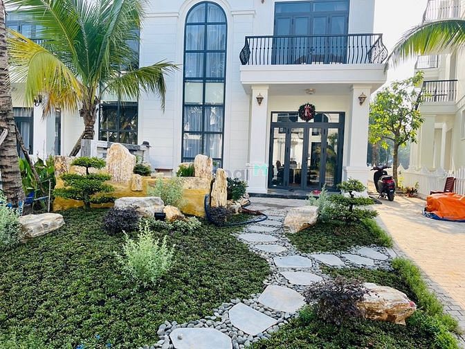 Hình ảnh Cho thuê căn Biệt Thự sân Golf 3 lầu full nội thất vào ở ngay