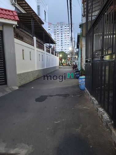 Hình ảnh Bán Nhà Quận 12, 31 Phan Văn Hớn 2.5 tỷ,68m2, Hẻm 3met, cách MT 100m.