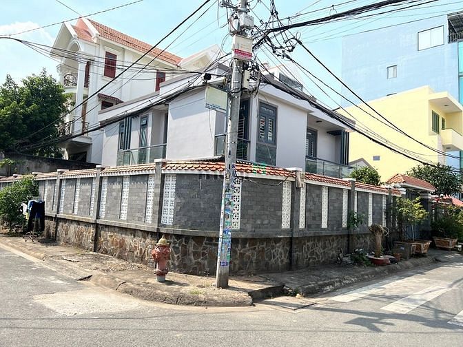 Hình ảnh Cho Thuê Nhà 15 x 15m Gara 2 Lầu 4 Phòng Đường 30 Bình An