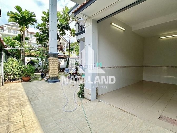 Hình ảnh Cho Thuê Nhà 15 x 15m Gara 2 Lầu 4 Phòng Đường 30 Bình An