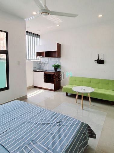 Hình ảnh Căn Hộ full nội thất Cao Cấp cửa sổ đón nắng ngay sân bay