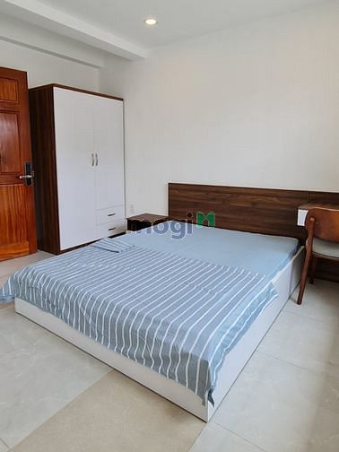Hình ảnh Căn Hộ full nội thất Cao Cấp cửa sổ đón nắng ngay sân bay