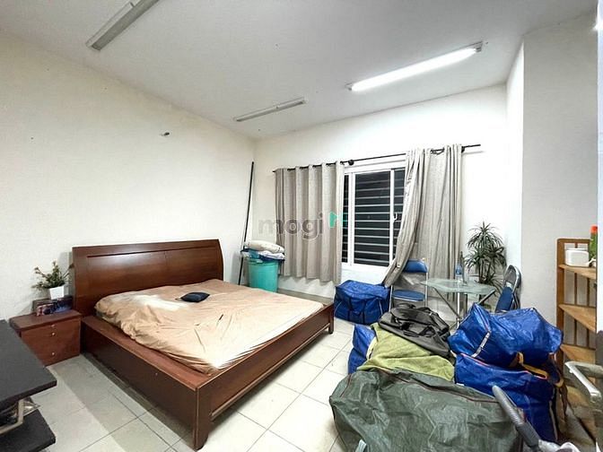 Hình ảnh Căn góc 3 mặt thoáng sát Chợ Phạm Văn Hai Tân Bình, 4 tầng, 76m2, 5PN.