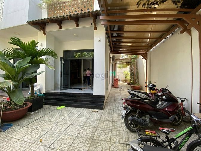 Hình ảnh CHO THUÊ BIỆT THỰ View Công viên, DT 300m2, 3 Tầng